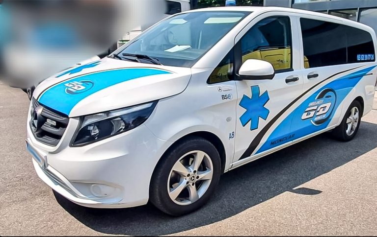 Marquage publicitaire Ambulance Dessaux - Kristoffarts | Covering, Wrapping & PPF à Montauban
