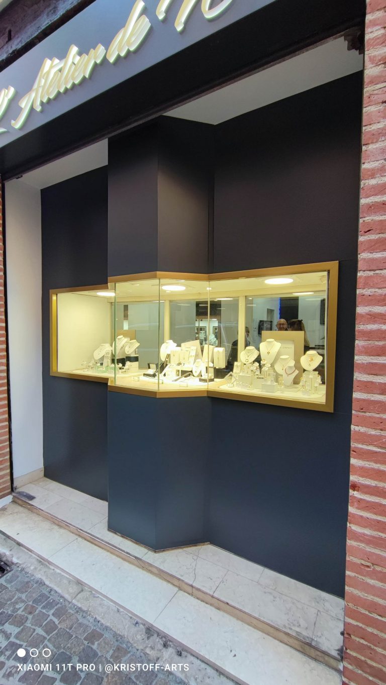 Habillage vitrine et enseignes - Kristoffarts | Covering, Wrapping & PPF à Montauban